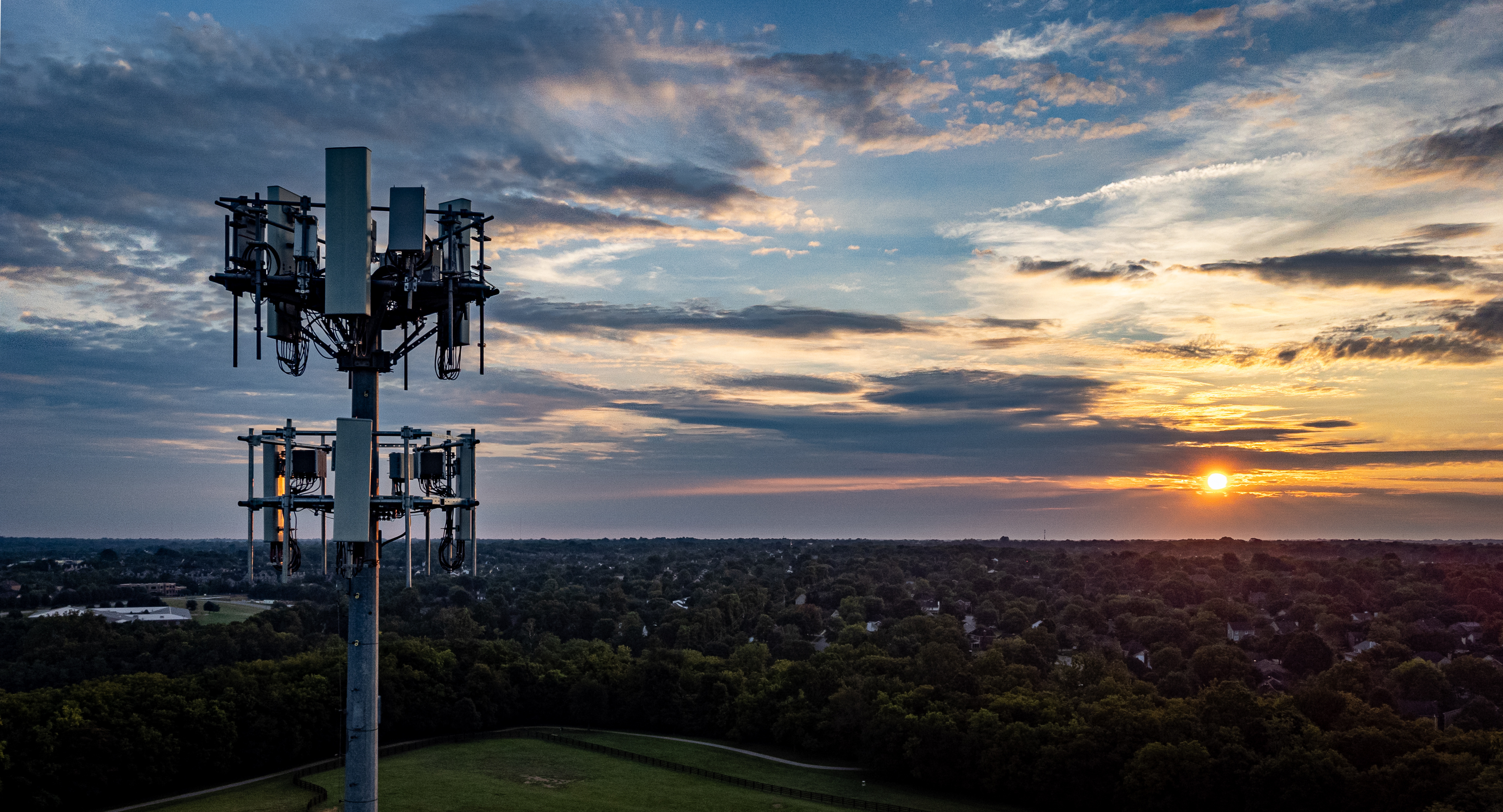 Telecommunications tower