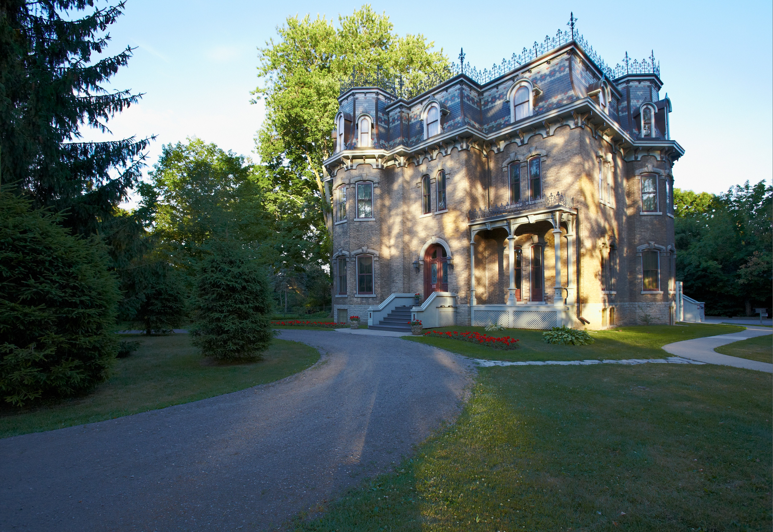 Exterior fascade of Glanmore National Historic Site during the summer.