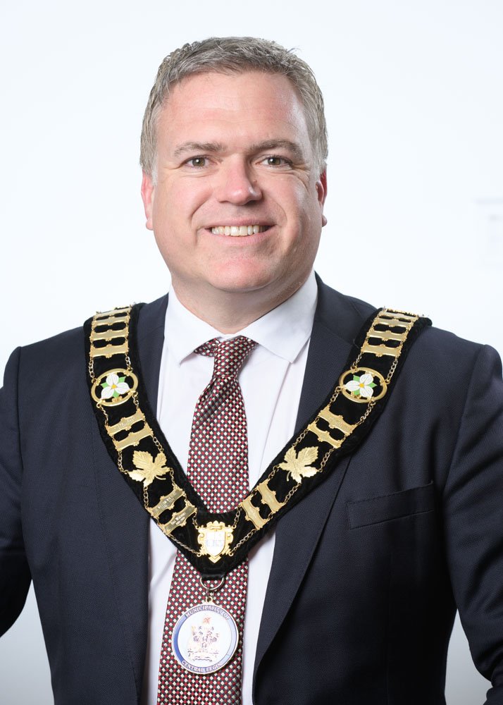 Mayor-1.jpg