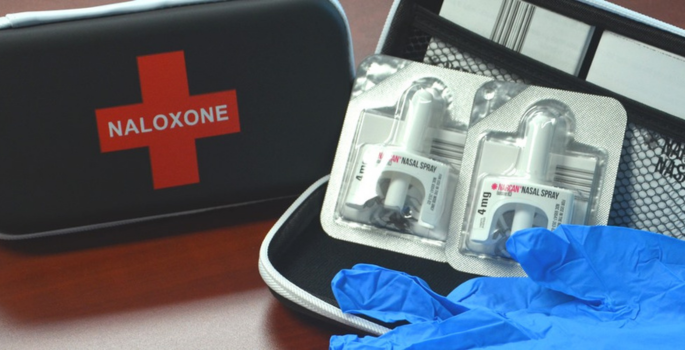 naloxone kit