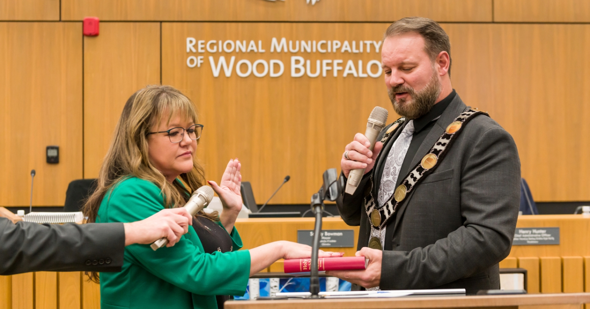 ward 4 Councillor-Elect Stella Lavallee is sworn in by Mayor Sandy Bowman before the RMWB Council meeting on Tuesday, Nov. 12, 2024 in Fort McMurray, Alta.