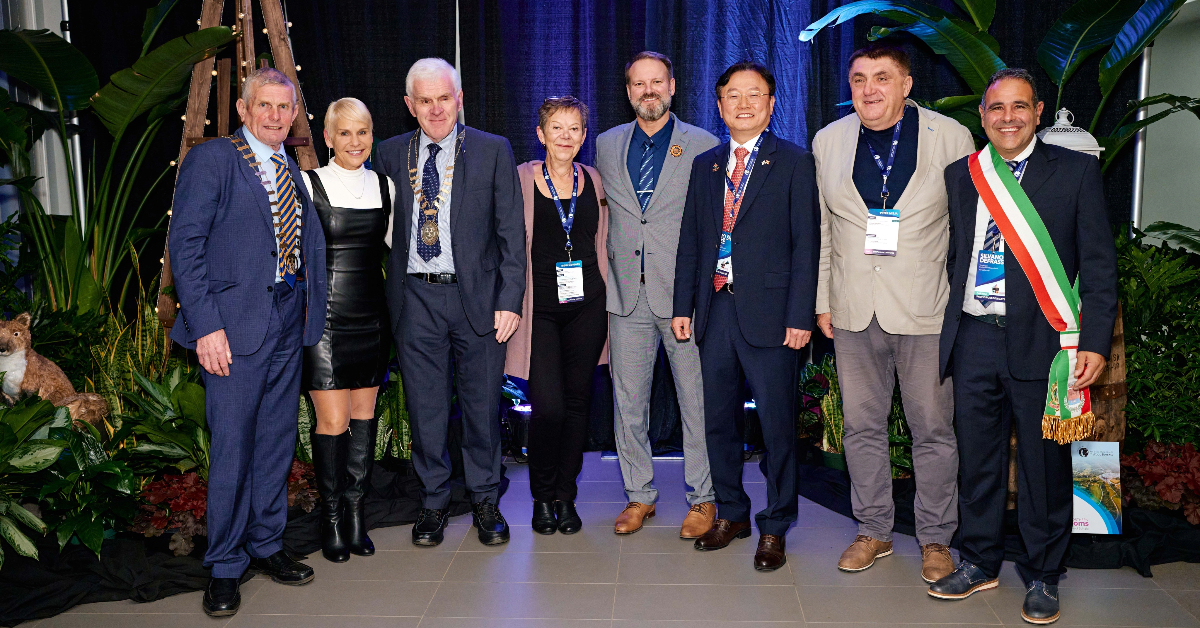 Dignitaries at the Communities in Bloom Symposium and Awards