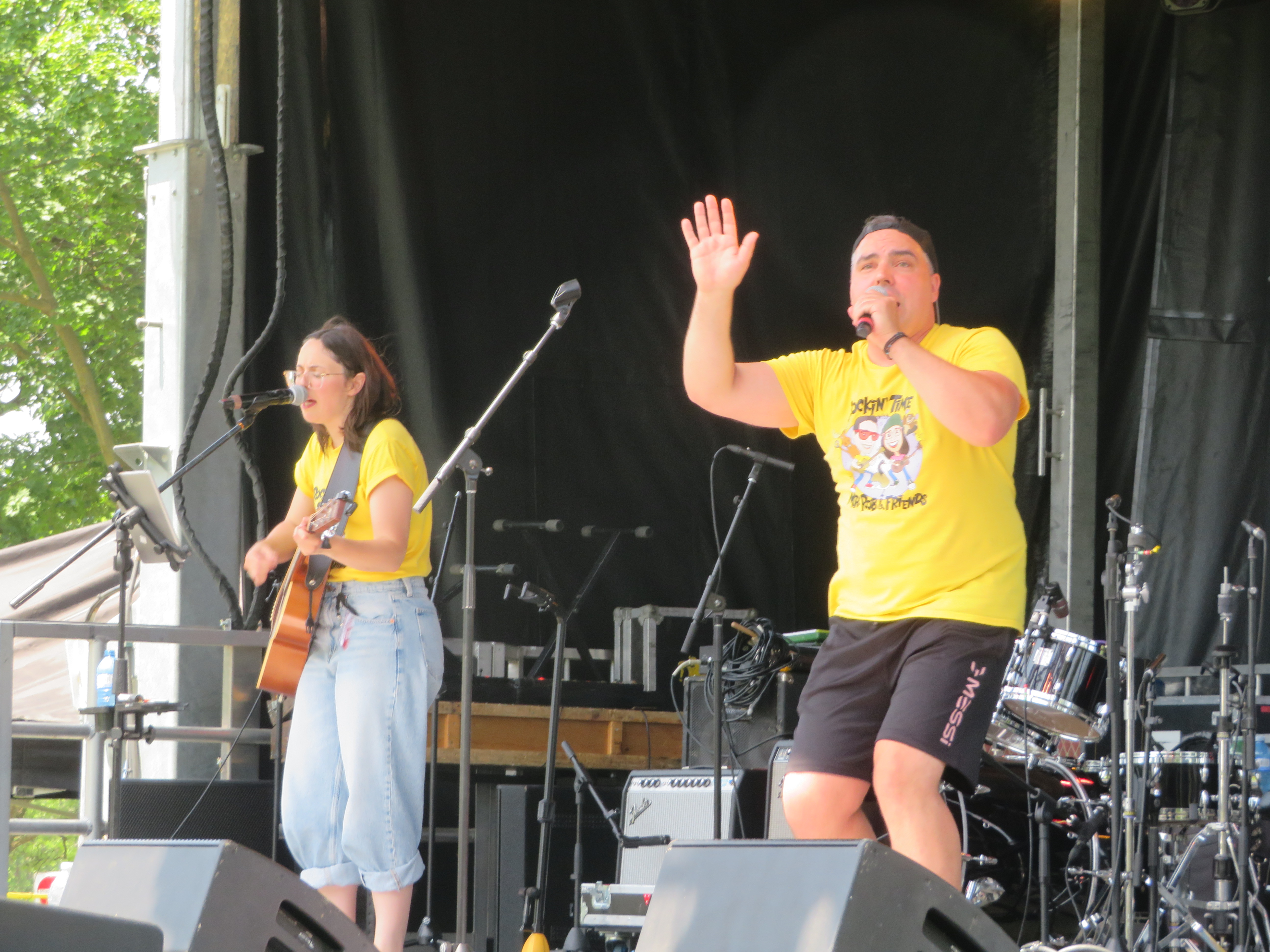 Rockin Time with Mr Rob and Friends