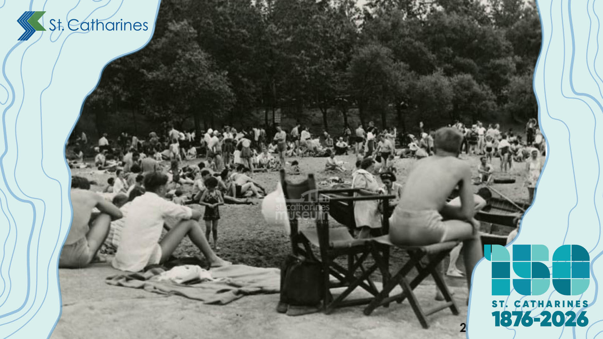 Beachgoers enjoying a day at Municipal Beach (now Sunset Beach) in 1946. (2016.40.1)