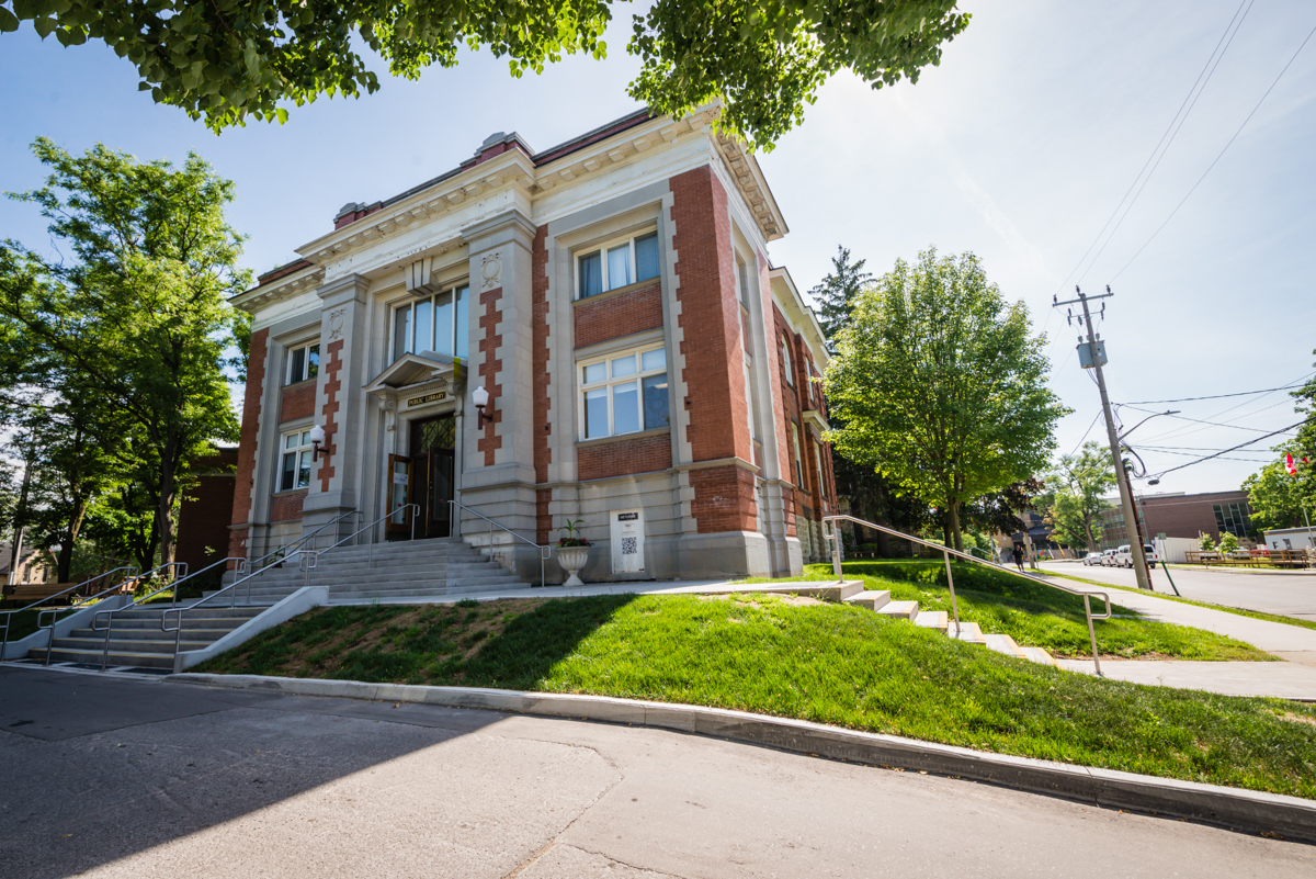 photo of the front of Stratford Public Library