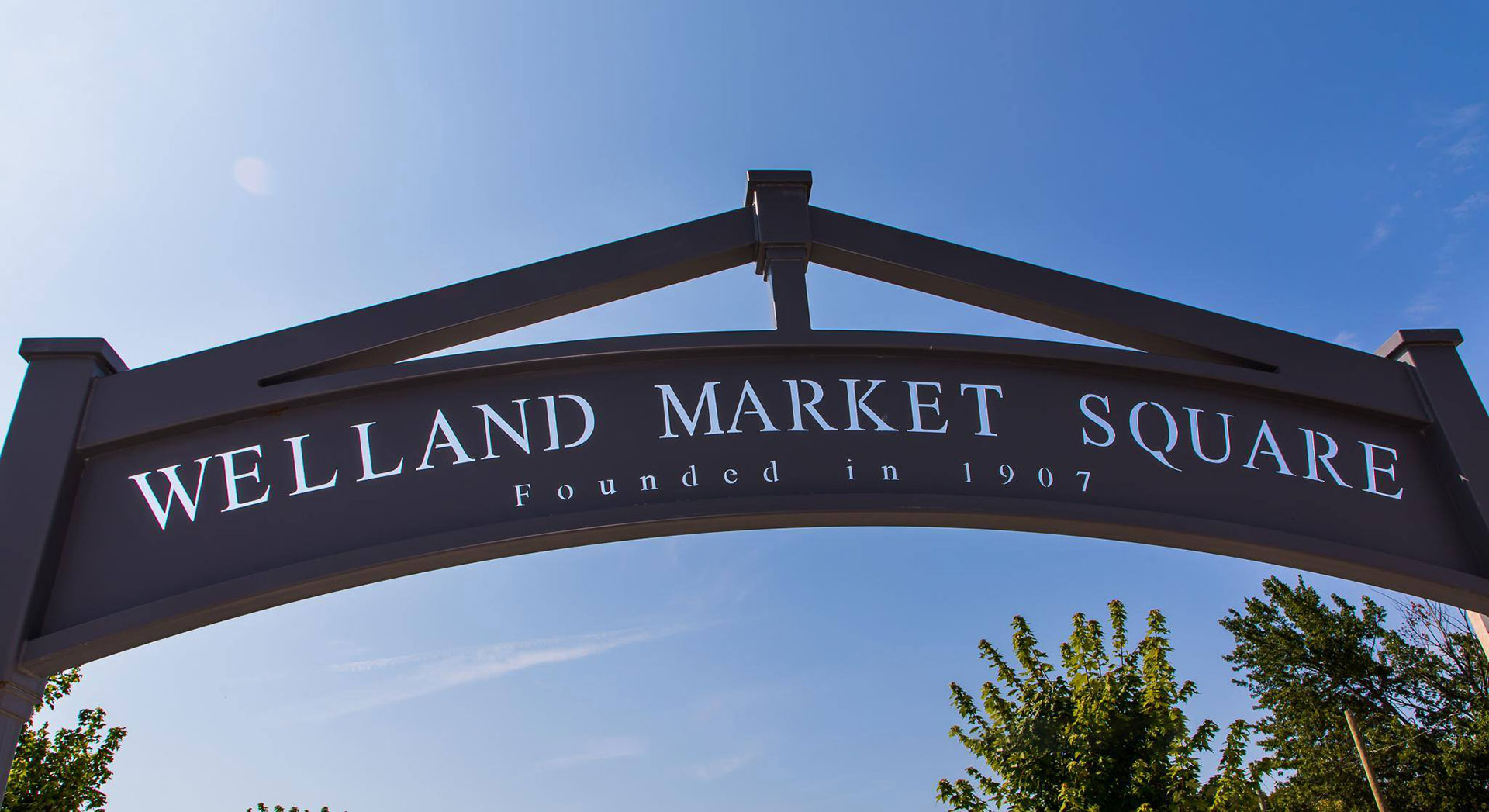 metal arch at Welland Market square