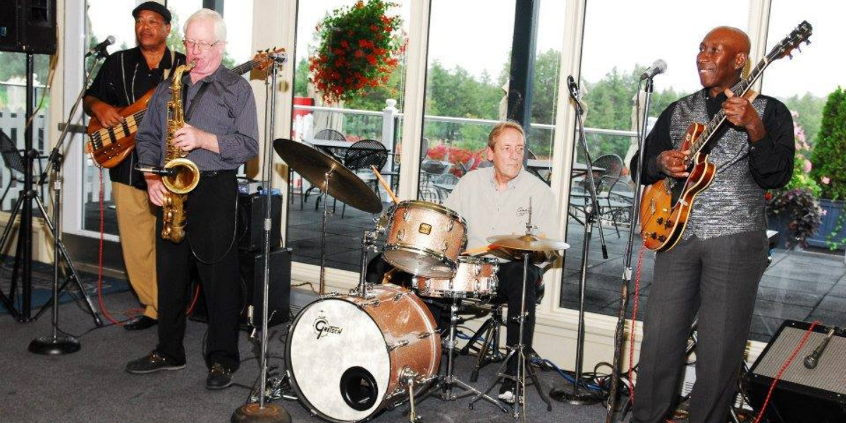 Andy Earle and the Bandits playing instruments