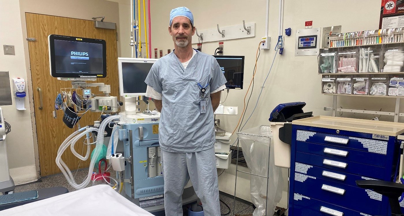 <span data-cm-itemdata="{"items":[{"featureImg":"/en/resources/news/Kevin-Dalgliesh.jpg","altText":"Kevin Dalgliesh, Anaesthesia Assistant at Osler, poses in an operating roKevin Dalgliesh, Anaesthesia Assistant at Osler, poses in an operating room